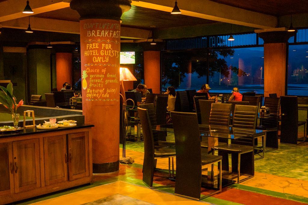Lake Arenal Hotel And Brewery Tronadora Exterior photo