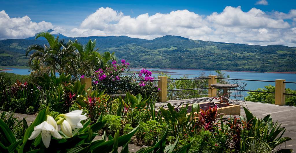 Lake Arenal Hotel And Brewery Tronadora Exterior photo