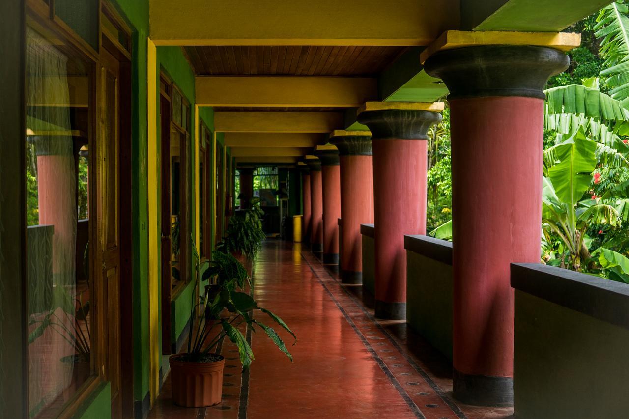 Lake Arenal Hotel And Brewery Tronadora Exterior photo
