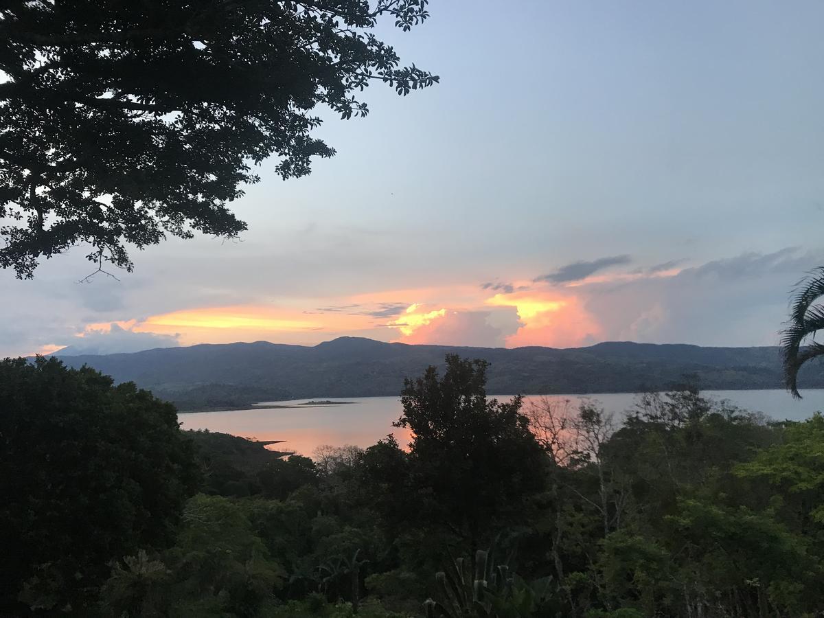 Lake Arenal Hotel And Brewery Tronadora Exterior photo